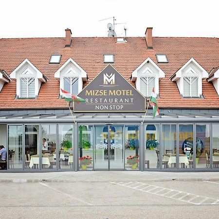 Mizse Motel Lajosmizse Exteriér fotografie